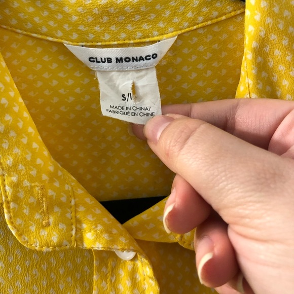 Club Monaco polka dot blouse 100% silk - Picture 2 of 6